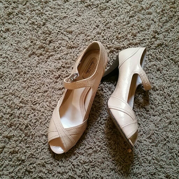 Mary Jane Tan heels