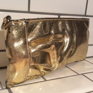 >>>SOLD<<<Aldo Small Metallic Gold Clutch