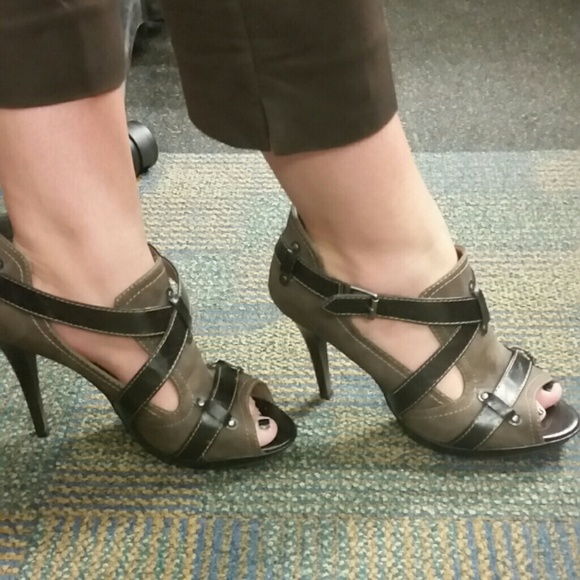 Strappy coffee sandal