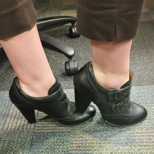 Black Euro comfy pumps