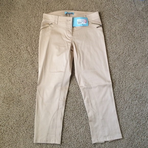 Guess by Marciano Capri pants NWT