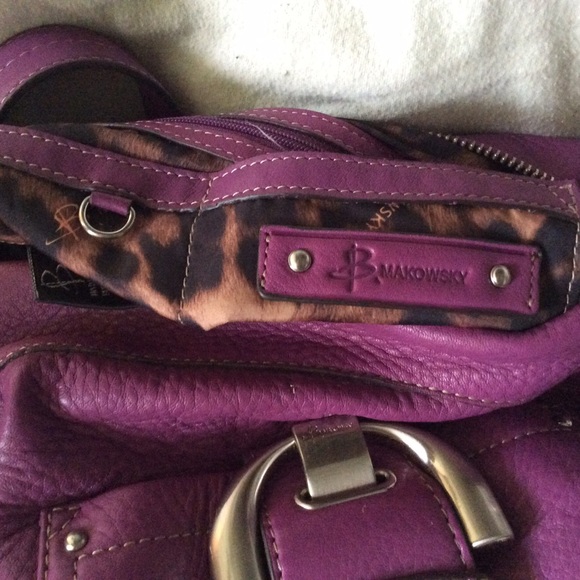 Cross bag. - Picture 2 of 3