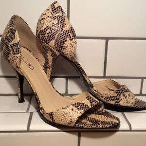 >>>SOLD<<<Aldo Snakeskin Open Toe Pumps