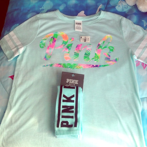 **on hold **Victoria's Secret Pink Mint set
