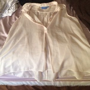 Fun Sleeveless Simply Vera Shirt!