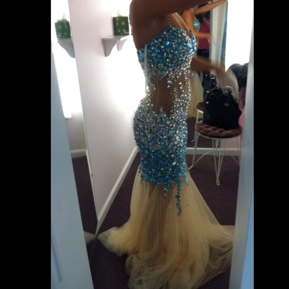 2014 Jovani Prom dress - Picture 2 of 4