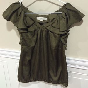 Flirty olive top