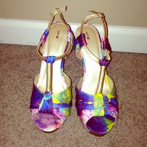 Multicolor heels