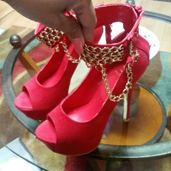 Size 7 shoedazzle heels