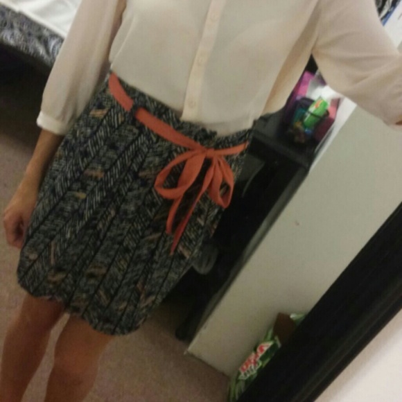 Beautiful Pattern Skirt! - Picture 2 of 2