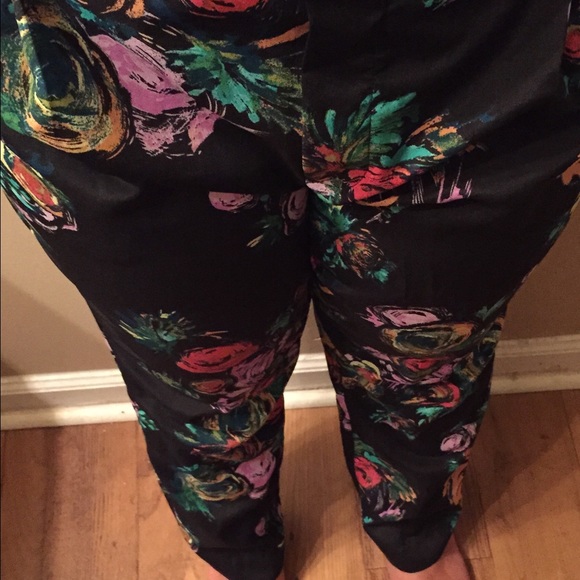 Floral pants with pockets - Picture 2 of 3