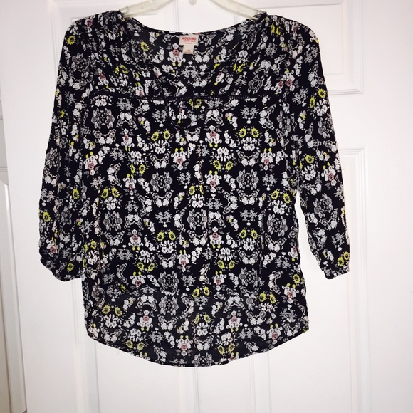 SOLD Black floral peasant top size large - Picture 1 of 2