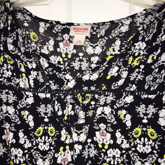 SOLD Black floral peasant top size large - Picture 2 of 2