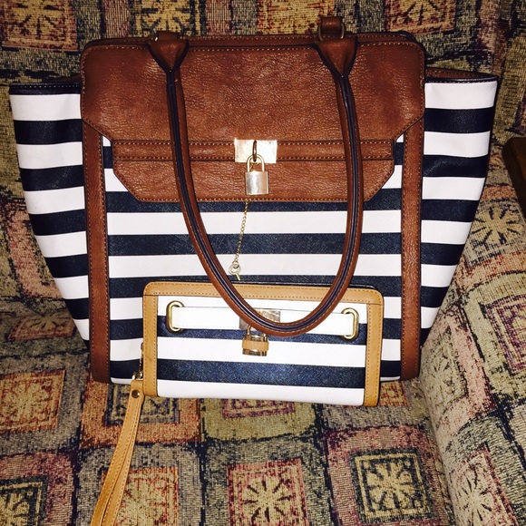 Cute striped navy and white nautical with wallet - Picture 1 of 3