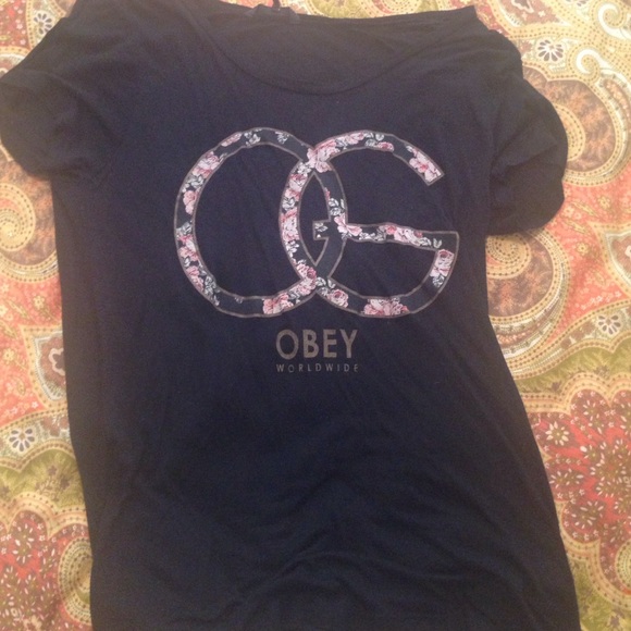 Obey tee
