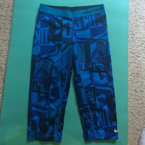 Nike Running Crops