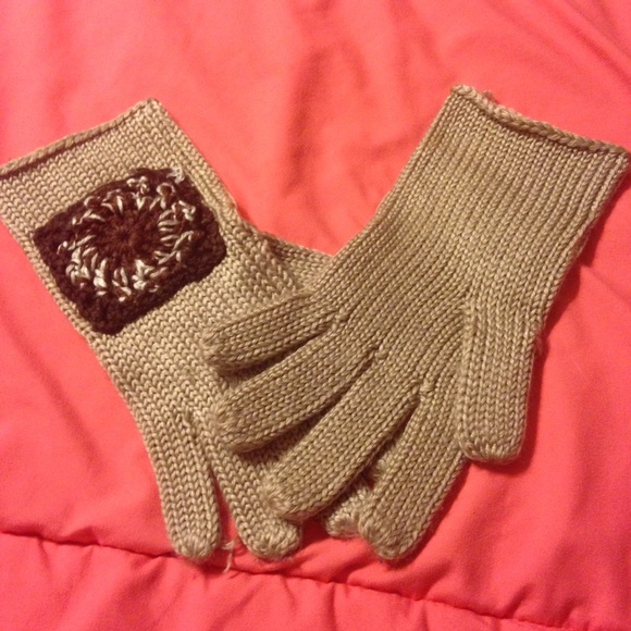 Gloves ❄️ - Picture 2 of 2