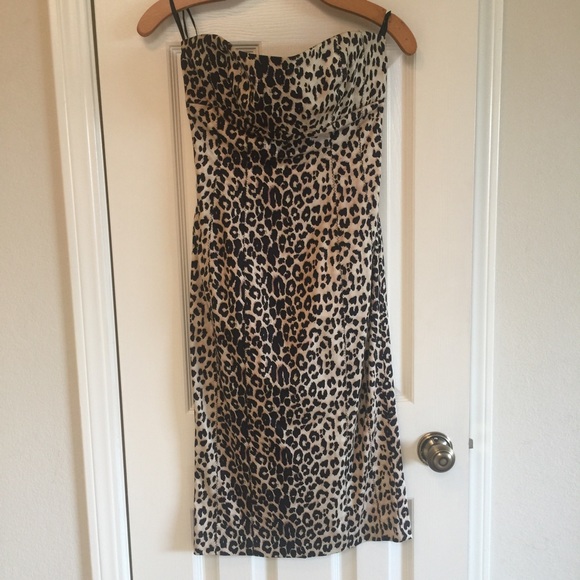 🎉SALE! Bebe Dress - Picture 4 of 4