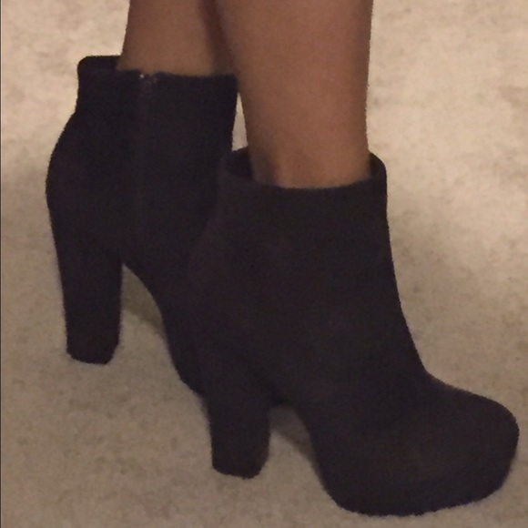 Faux brown suede booties - Picture 4 of 4