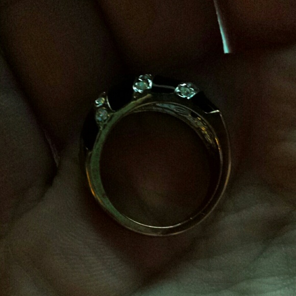 RING - Picture 2 of 3