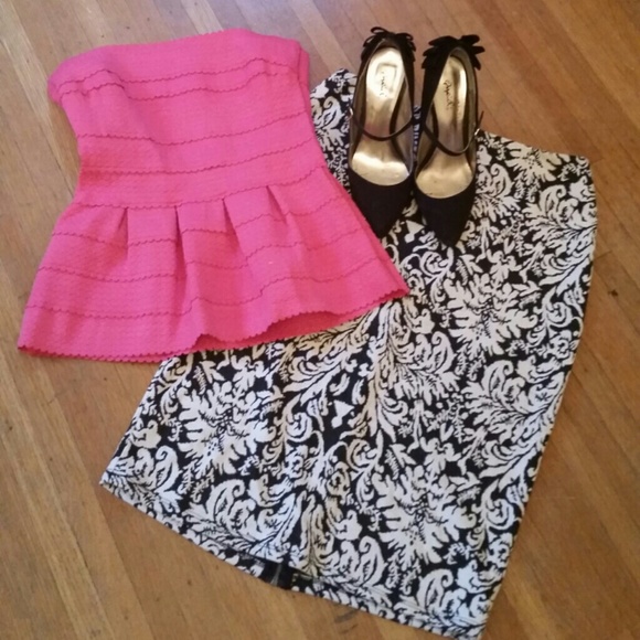 NWOT****Beautiful Hot Pink Strapless Top