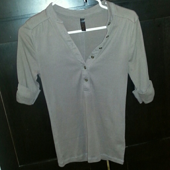 Henley shirt (bundled)