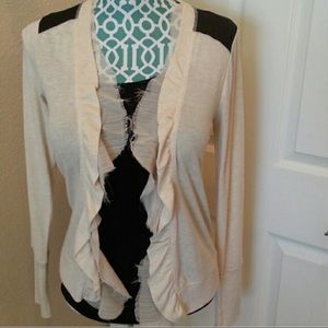 Edgy cardigan with satin shoulders
