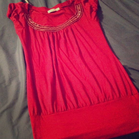 Medium dress shirt with beading