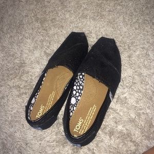 Sparkly black toms