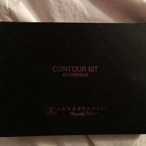 Anastasia Beverly Hills Contour Kit. 🚫TRADED🚫