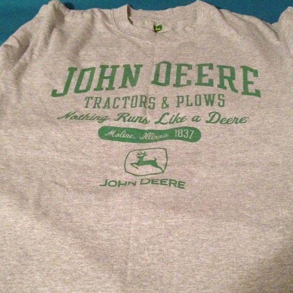 John Deere grey T-shirt