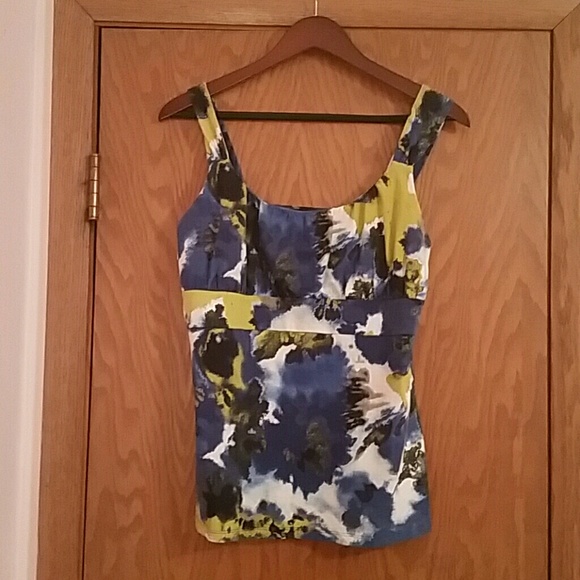 Sleeveless  top