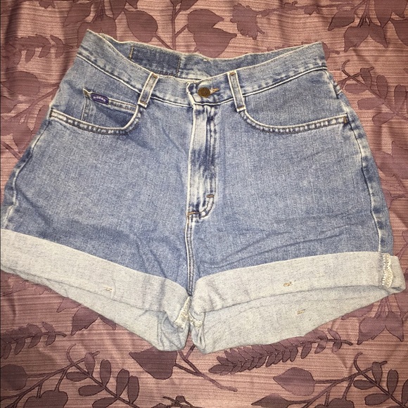 Vintage style high waist denim shorts