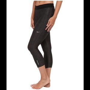 Nike Relay Capri