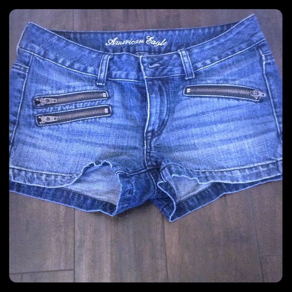 SALE🎉🎉Ziper pocket AE shorts like new!
