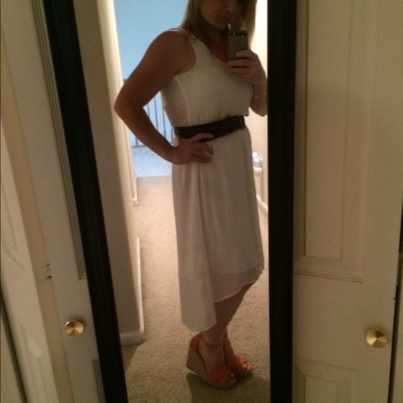 Soft white sheer hi-low dress w/ cut out - Picture 4 of 4