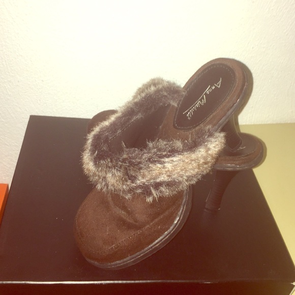 brown shoes - Picture 1 of 2