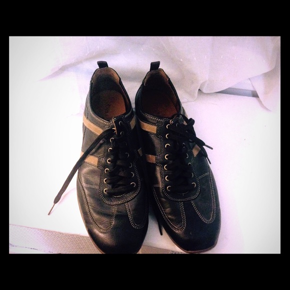 Men's Shoe Size 12M