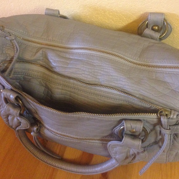 BUY NOW HEADING TO THRIFT STORE Kimchi Blue Purse - Picture 2 of 4