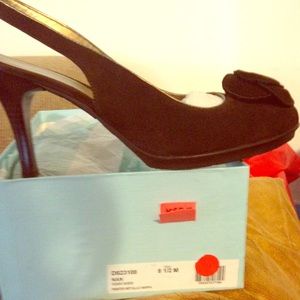 Oh my Beautiful slingback Heels size 8