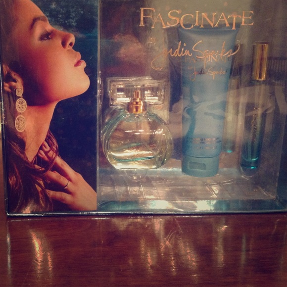 Perfume set of 3