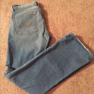 🔴🔴SOLD🔴🔴even7 brand light denim bootcut jeans