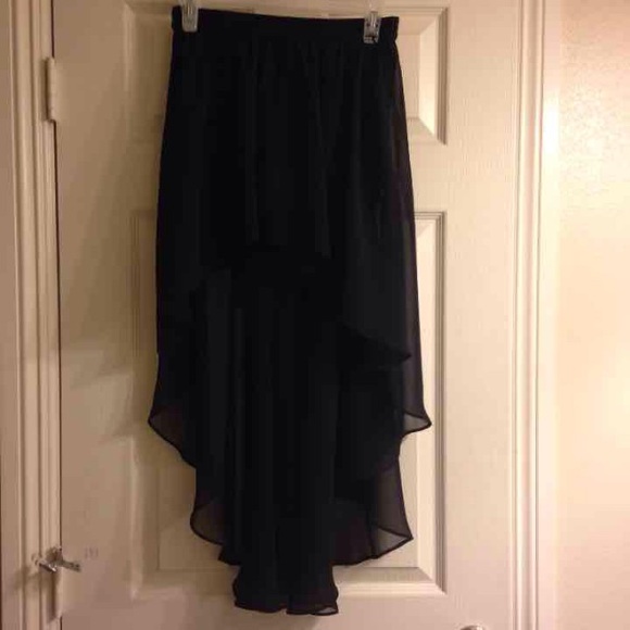Black high to low maxi skirt