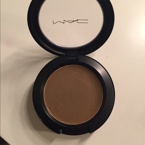 MAC Coffee Walnut pro sculpting cream