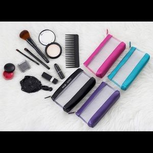 💄Genuine leather trimmed Pouch