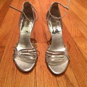 Formal occasion shoes