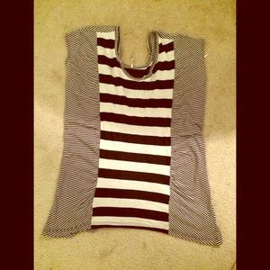 Funky black and white tee. S/M