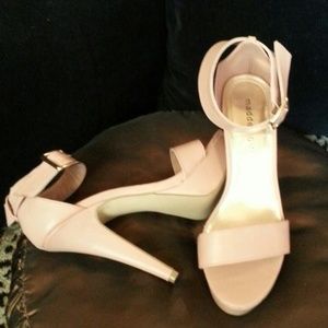 Madden Girl Ilope platform heel (Price reduced)