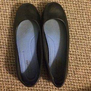Comfort Plus black flats