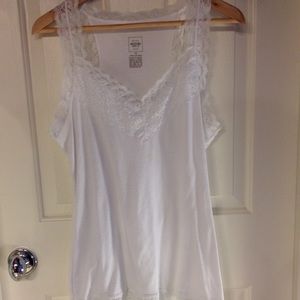 White Sleeveless V-neck Lacy Top